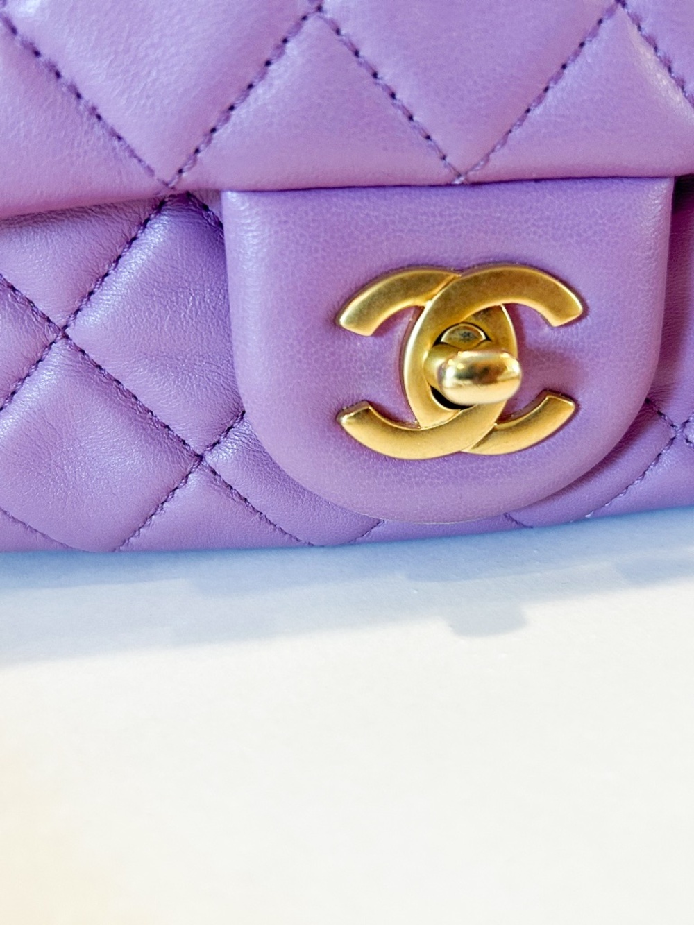 Chanel 22s Mini Square Bag Purple Pearl Crush Quilted Purse Handbag Gold - Picture 3 of 14